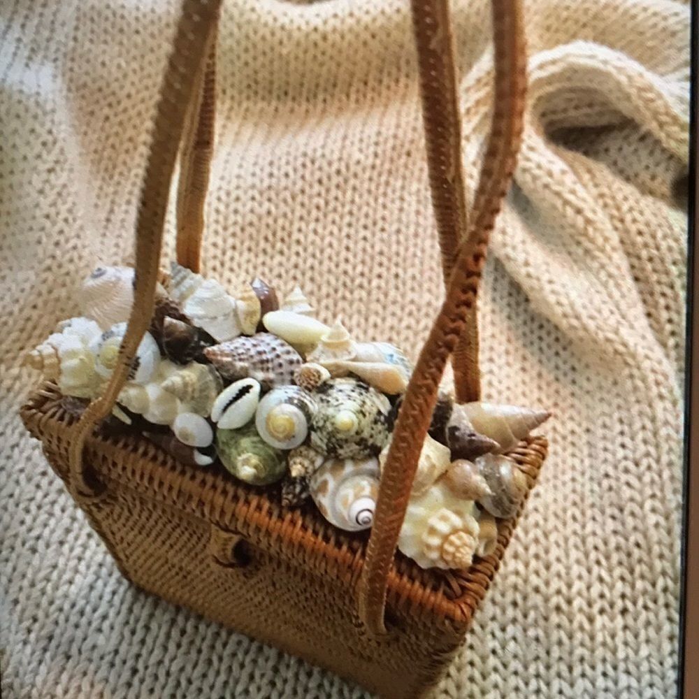 Shell Shocked Purse   - Picture 2 of 8